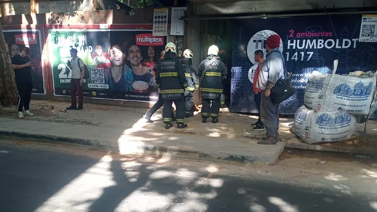 Tragedia en Palermo: un albañil cayó desde el séptimo piso de una obra en construcción y murió