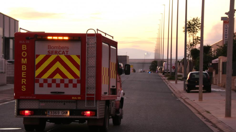 Estabilizado el incendio en una fábrica de azufre en el polígono de Constantí (Tarragona)